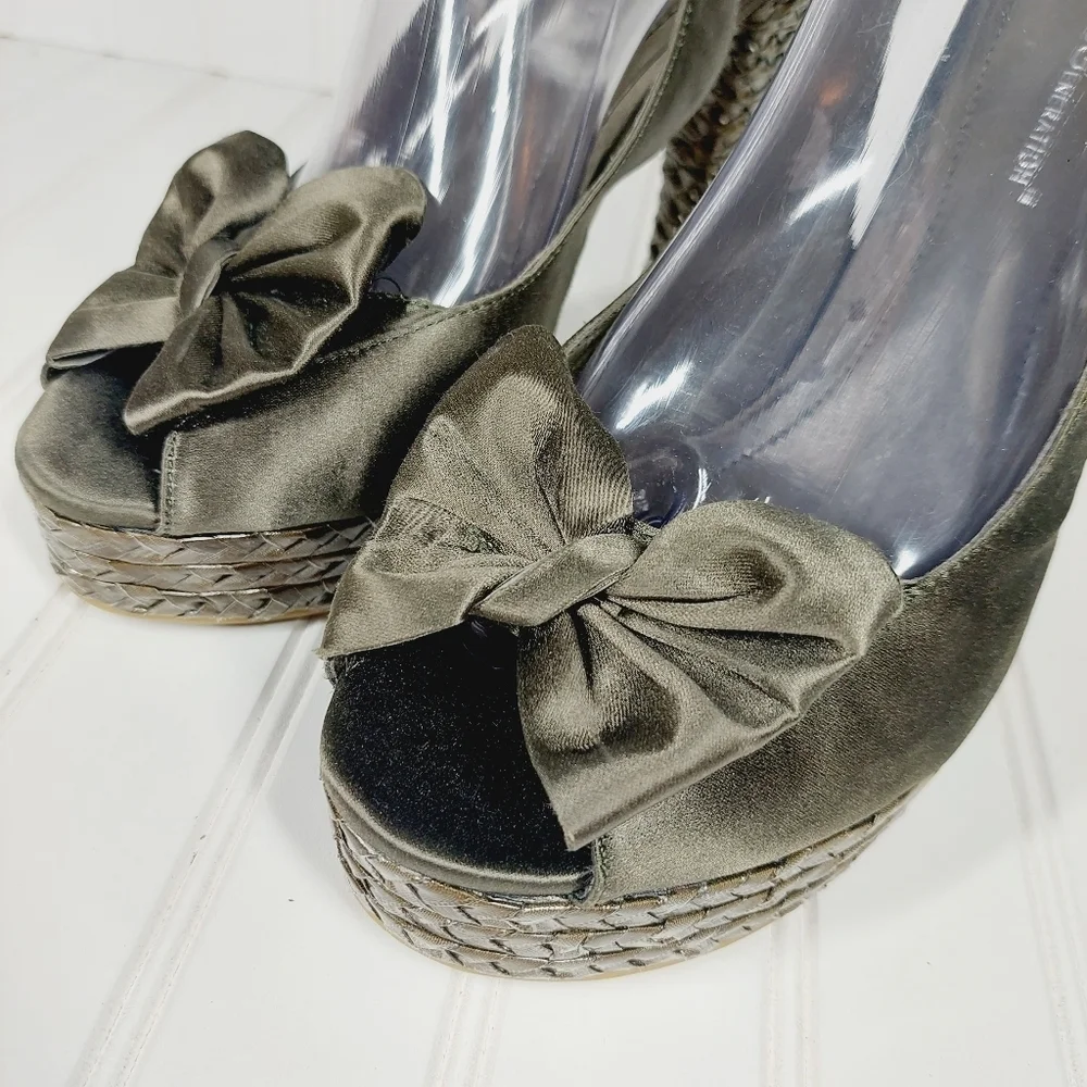 NEW BCBGeneration Olive Leather Bow Platform Slingback Heel Sandals H716